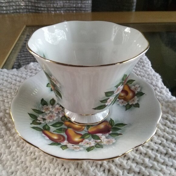 Royal Albert Orchard Series, Harvest Pear Bone China Cup & Saucer, England - Picture 4 of 5